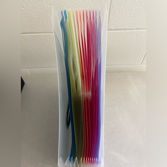 Accordion style file holder - Picture 3 of 3